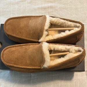 Men’s Ugg slippers size 10